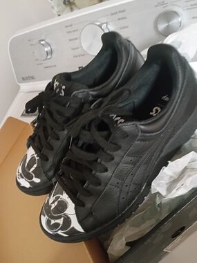 Kids Black Sneakers with White Graphic Toe - Lace-Up Comfort